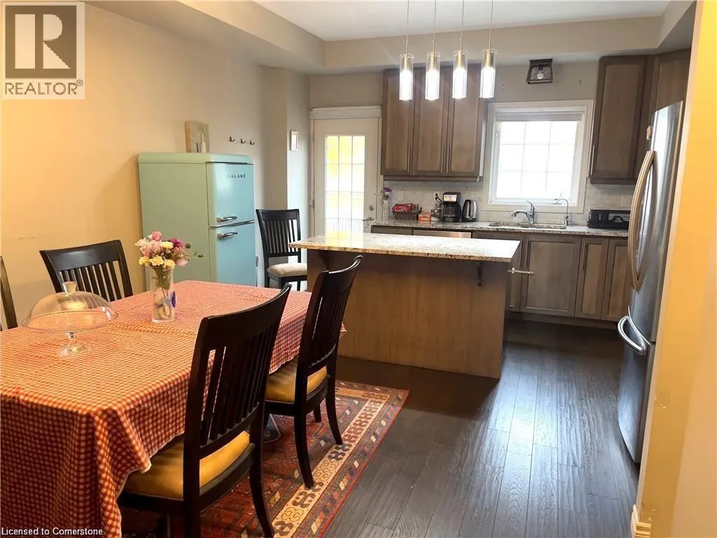 94 ROBERT PEEL Road Unit# UPPER, #UPPER