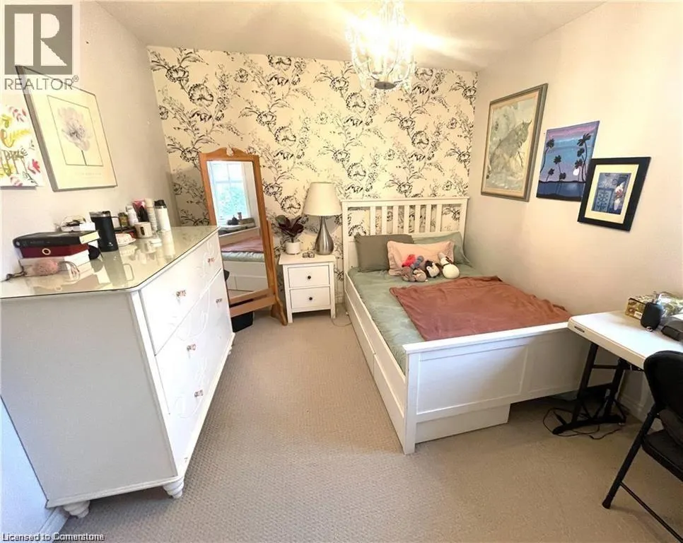 94 ROBERT PEEL Road Unit# UPPER, #UPPER