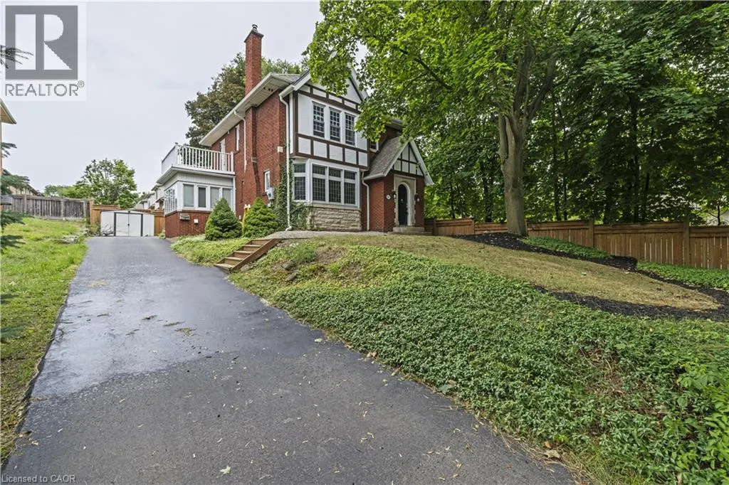 295 PLAINS Road W