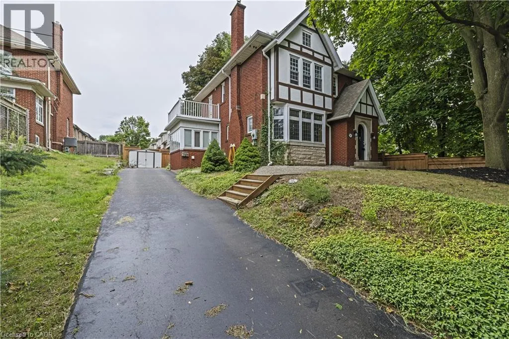295 PLAINS Road W