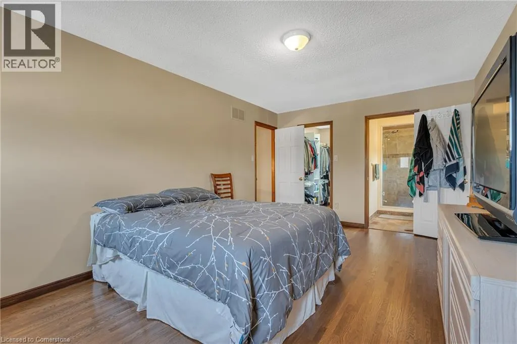 2 VINEHILL Drive