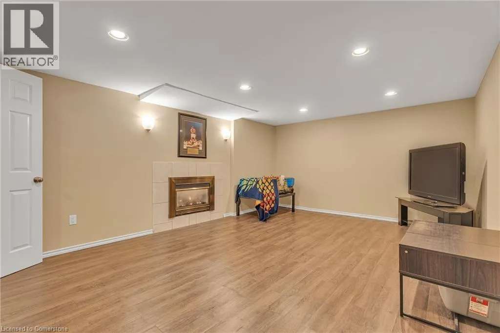 2 VINEHILL Drive