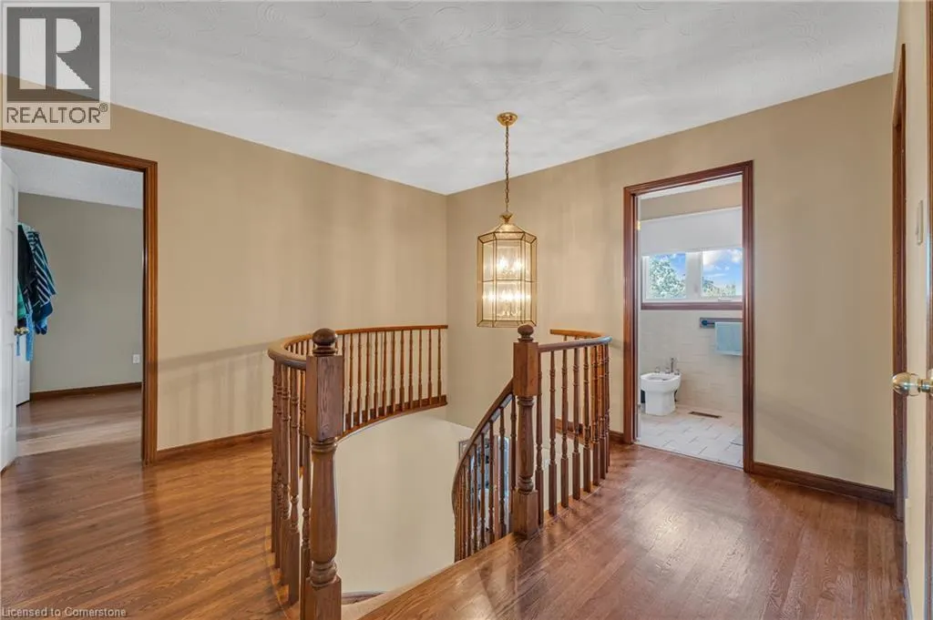 2 VINEHILL Drive