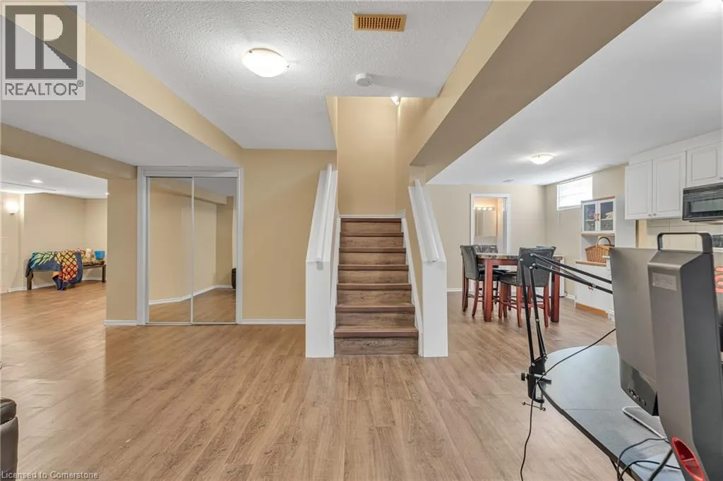 2 VINEHILL Drive