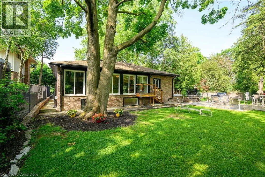 16 FREELAND Court