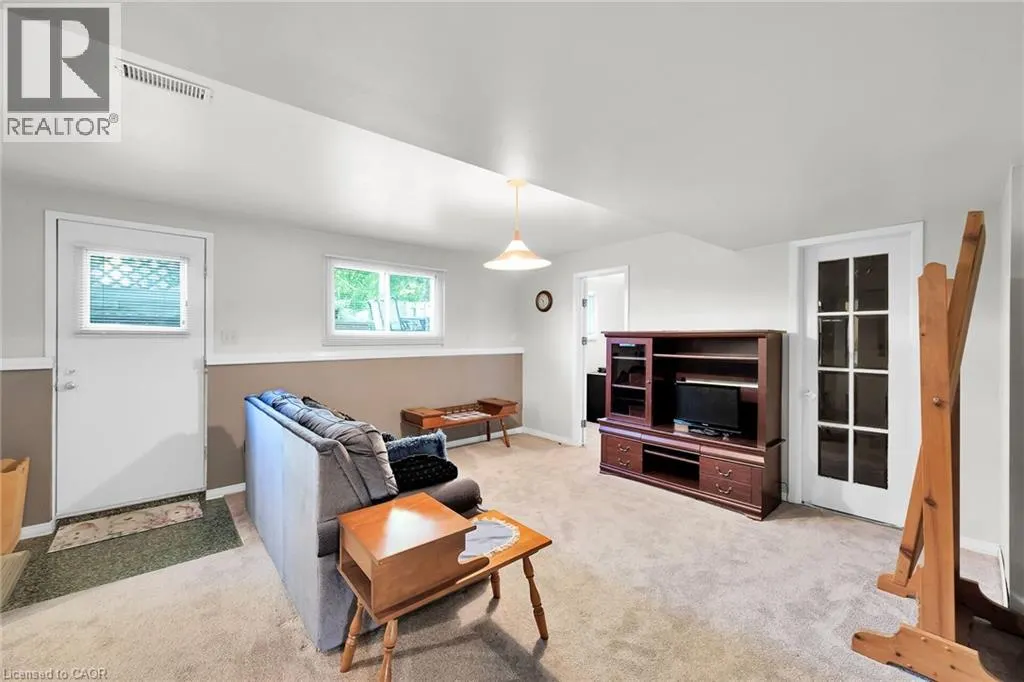 113 WADE Road N