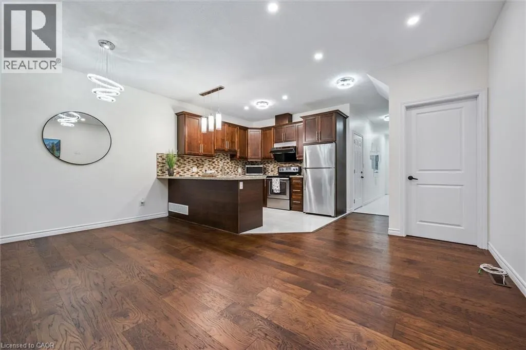 62 TURNER Avenue