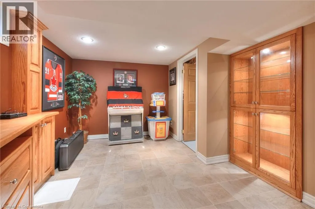 1 KINGFISHER Drive