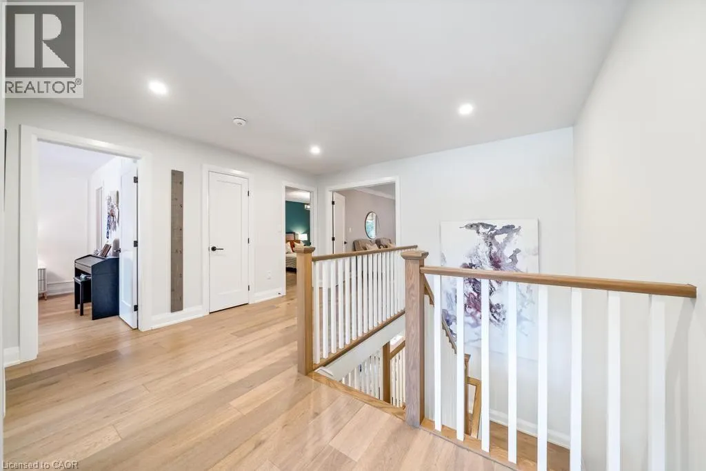 89 LLOYMINN Avenue