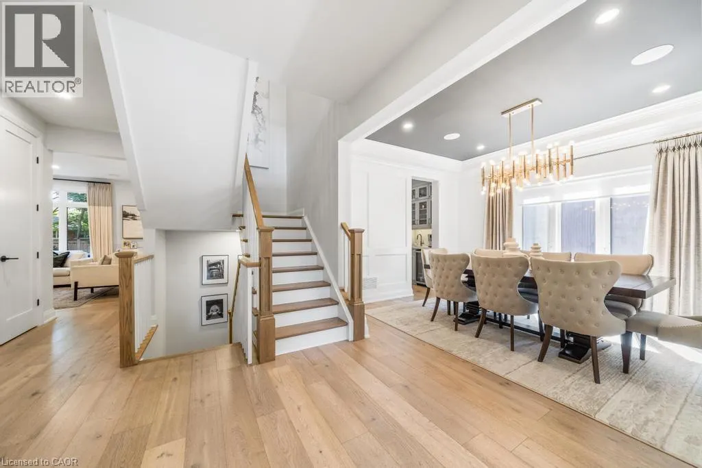 89 LLOYMINN Avenue