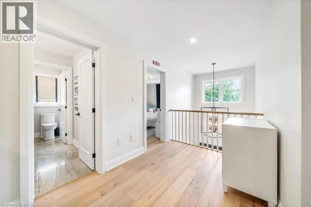 89 LLOYMINN Avenue