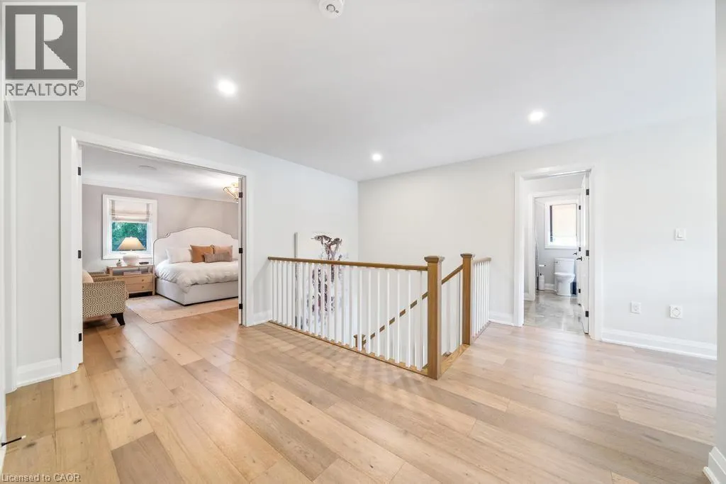 89 LLOYMINN Avenue