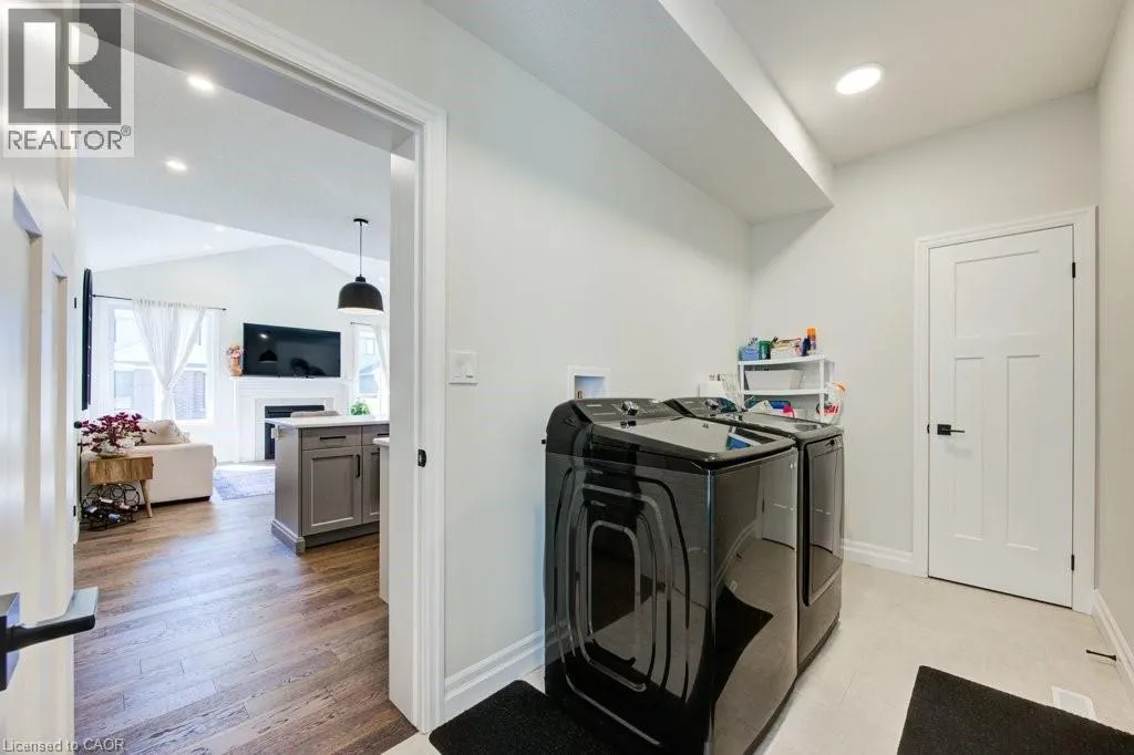 111 LIVINGSTON Drive