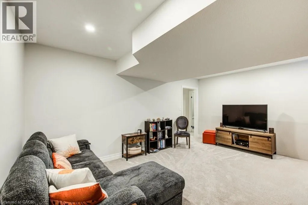 111 LIVINGSTON Drive