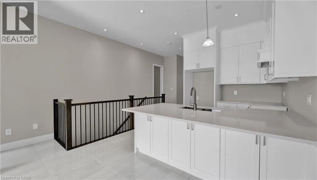 800 GARDEN COURT Crescent