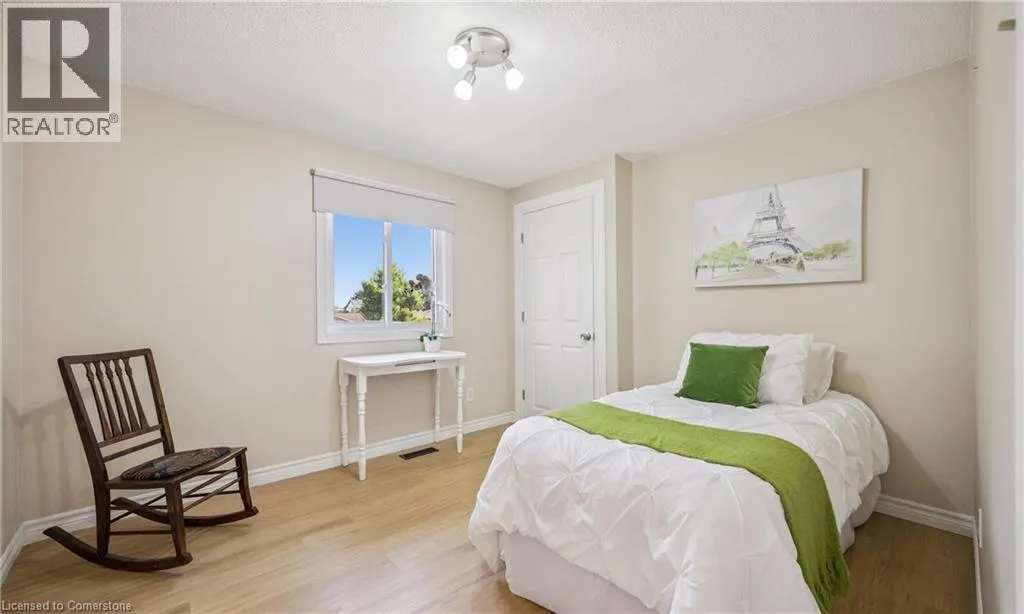136 ST JEROME Crescent