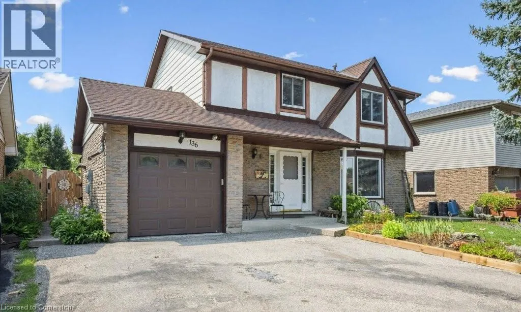 136 ST JEROME Crescent