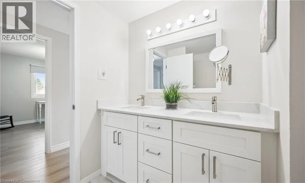 136 ST JEROME Crescent