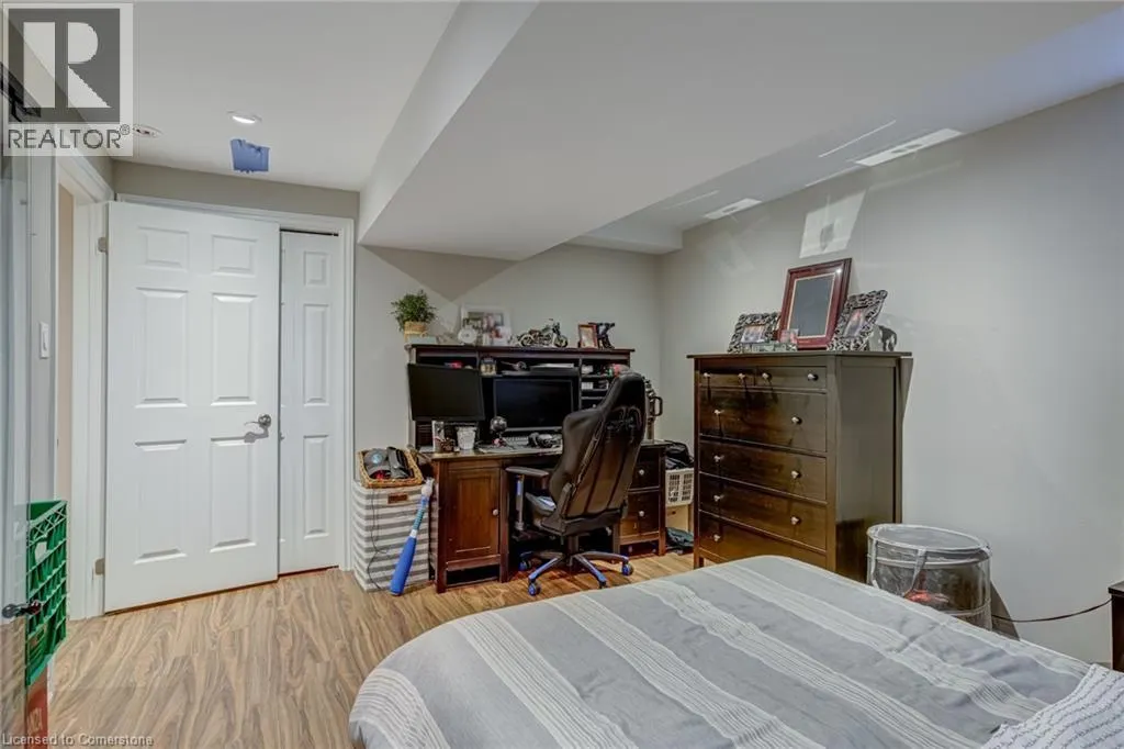 2372 RAVINE Gate