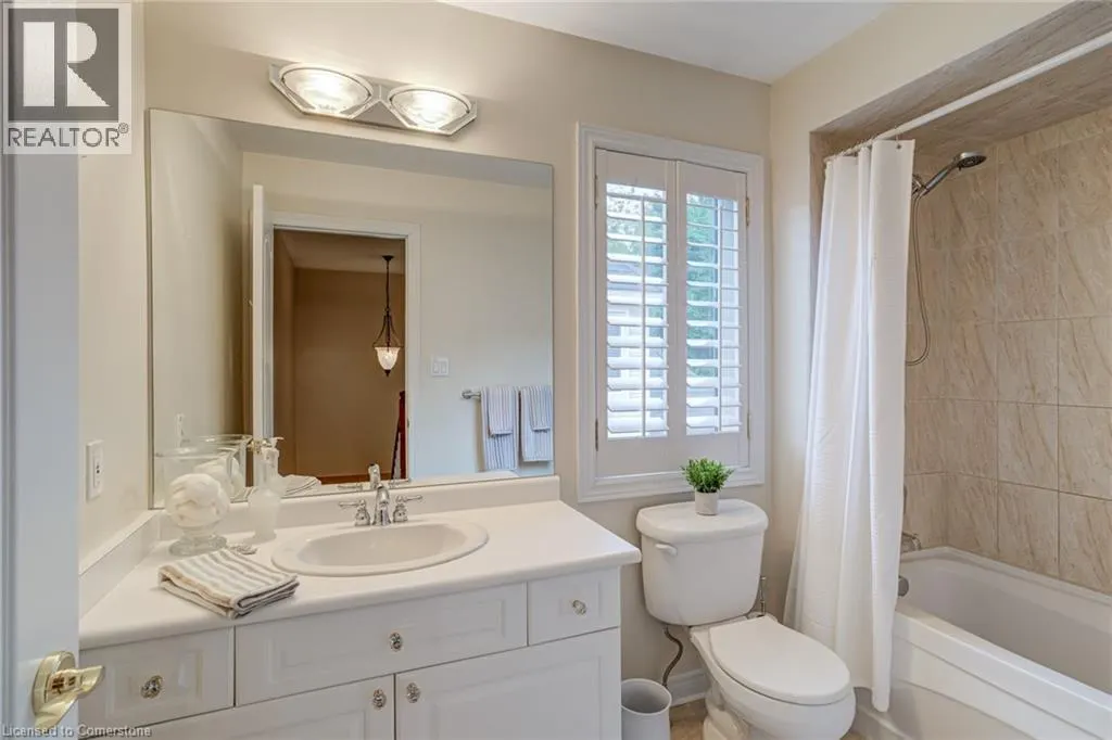 2372 RAVINE Gate