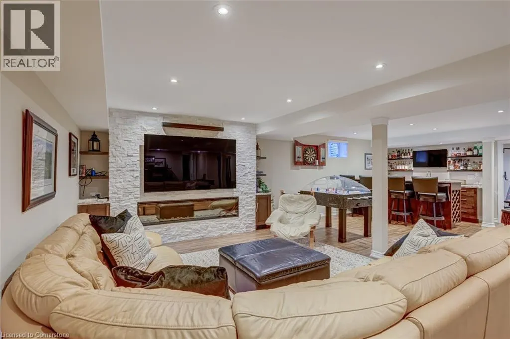 2372 RAVINE Gate