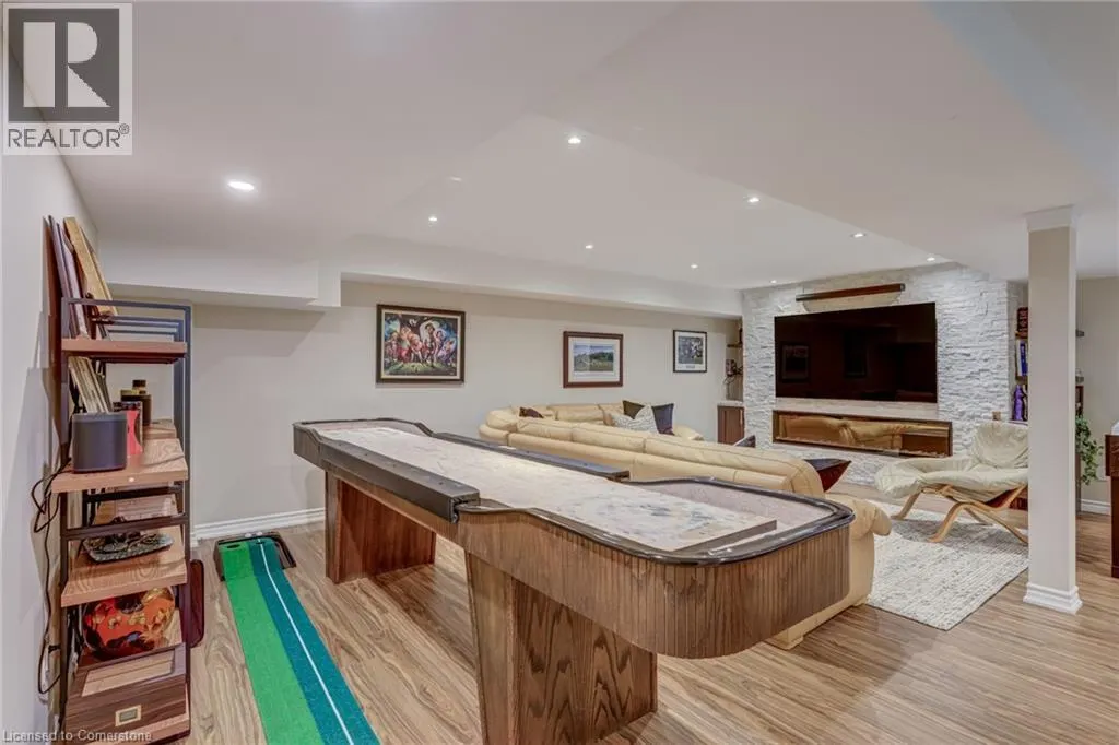 2372 RAVINE Gate