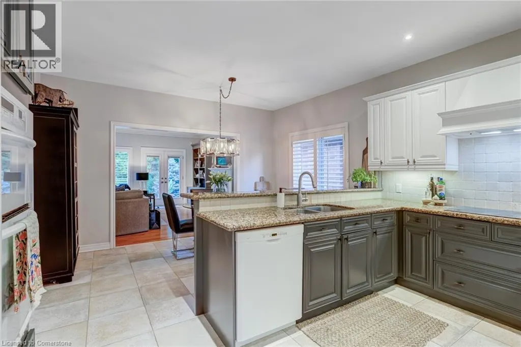 2372 RAVINE Gate