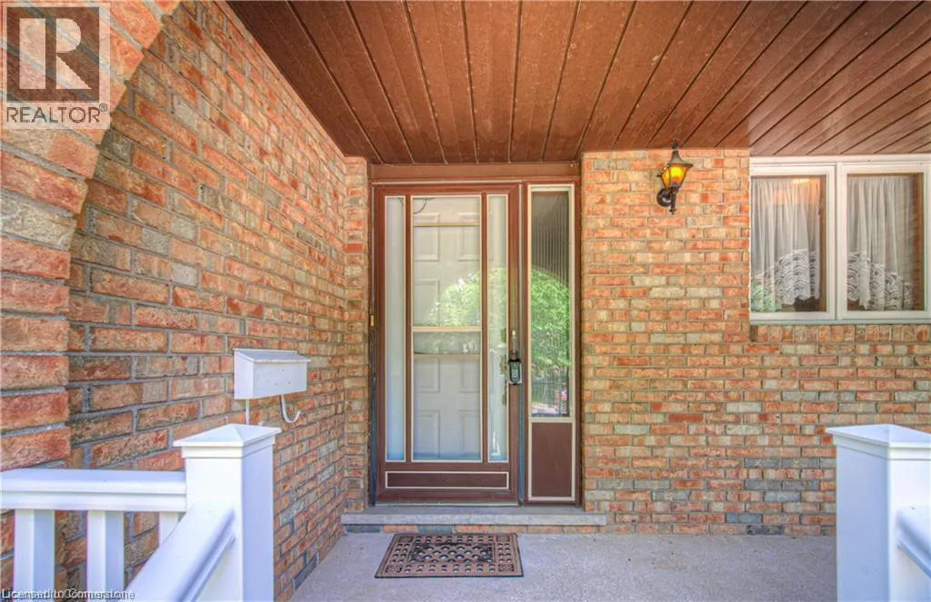 641 BLACK OAK Crescent