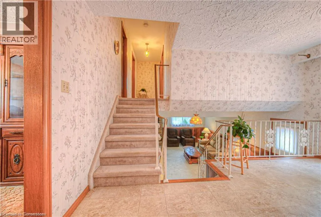 641 BLACK OAK Crescent