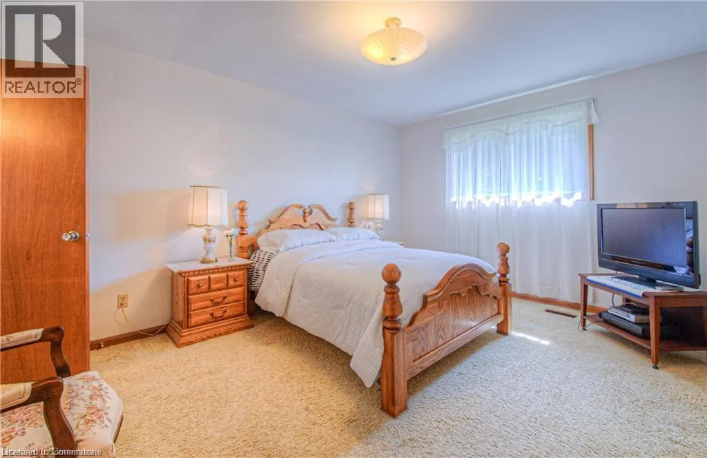 641 BLACK OAK Crescent