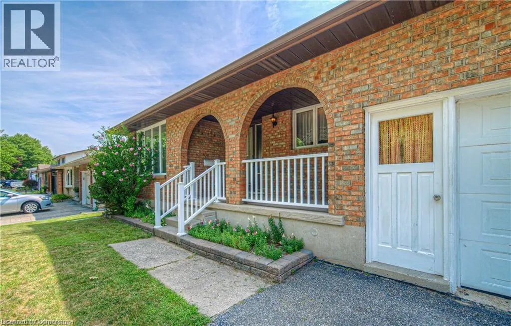 641 BLACK OAK Crescent