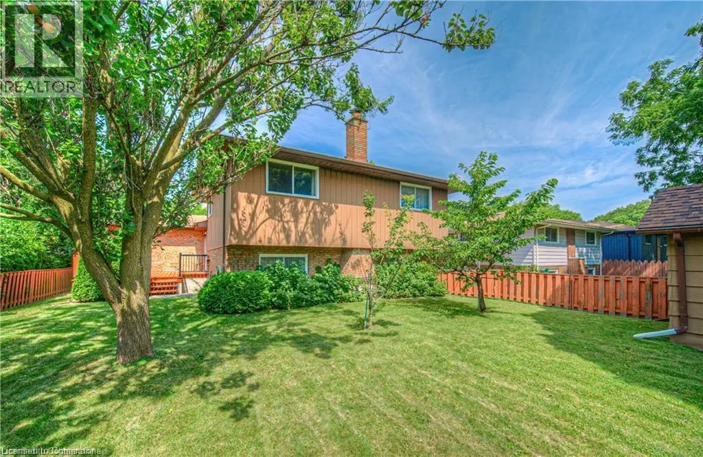 641 BLACK OAK Crescent
