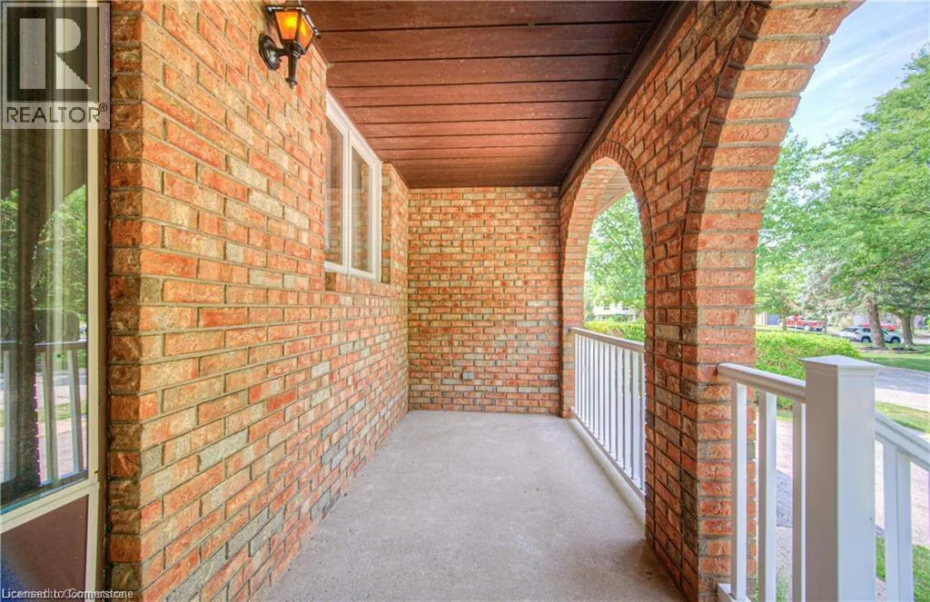 641 BLACK OAK Crescent
