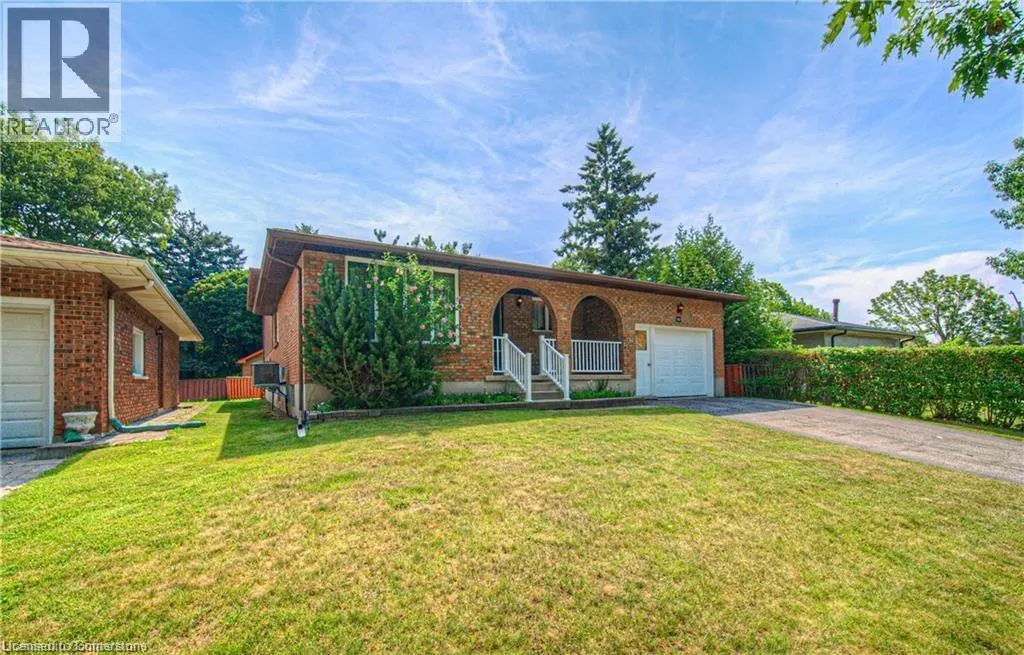 641 BLACK OAK Crescent