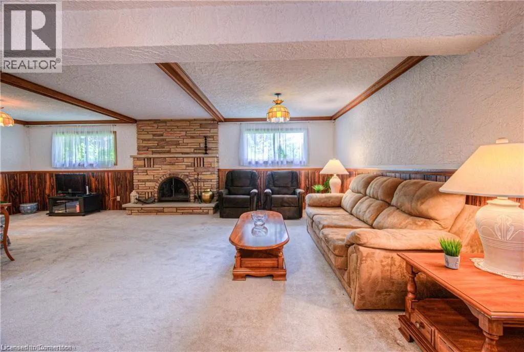 641 BLACK OAK Crescent