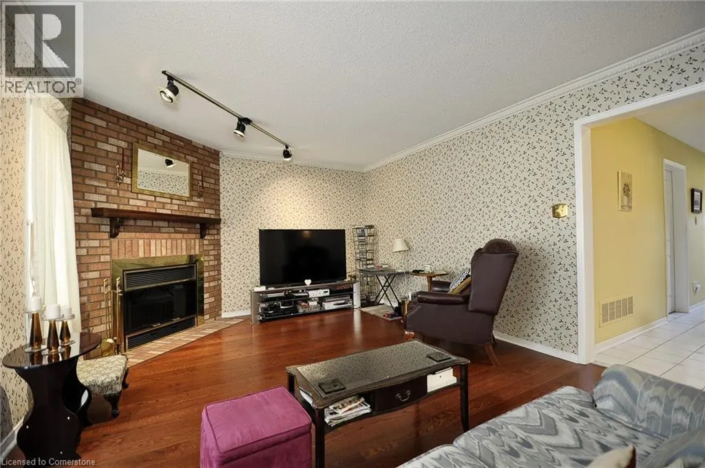 61 HARWOOD Road