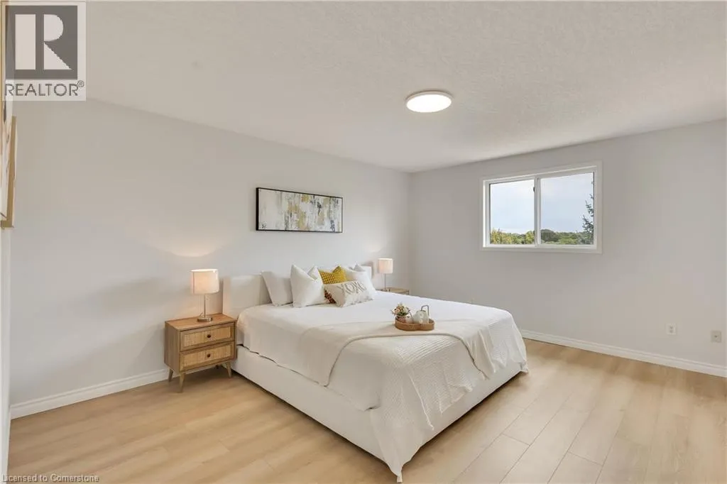 205 HOLBEACH Crescent