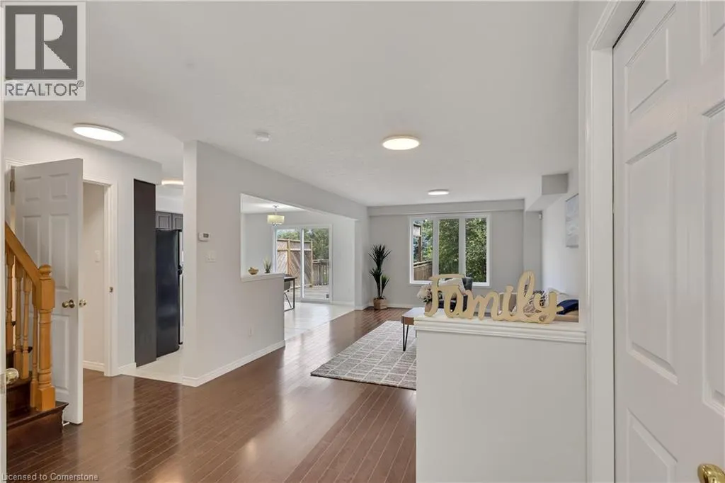 205 HOLBEACH Crescent