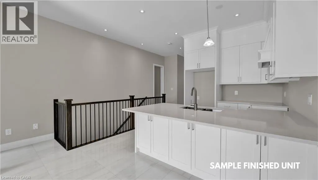 924 GARDEN COURT Crescent