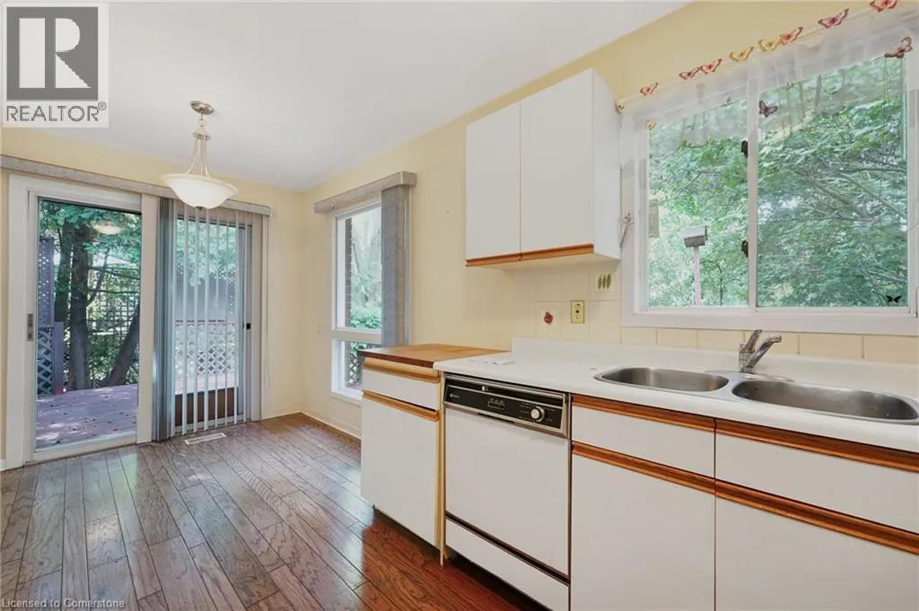 536 THORNDALE Drive