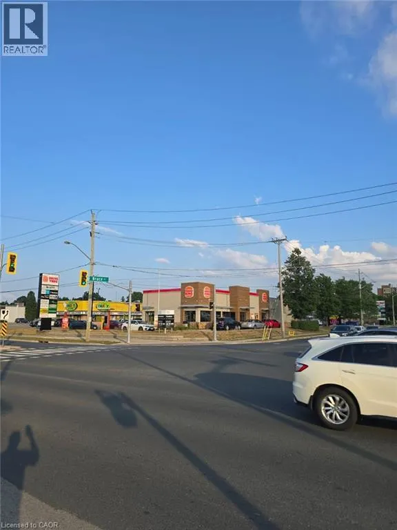 809 VICTORIA Street N Unit# 4B, #4B