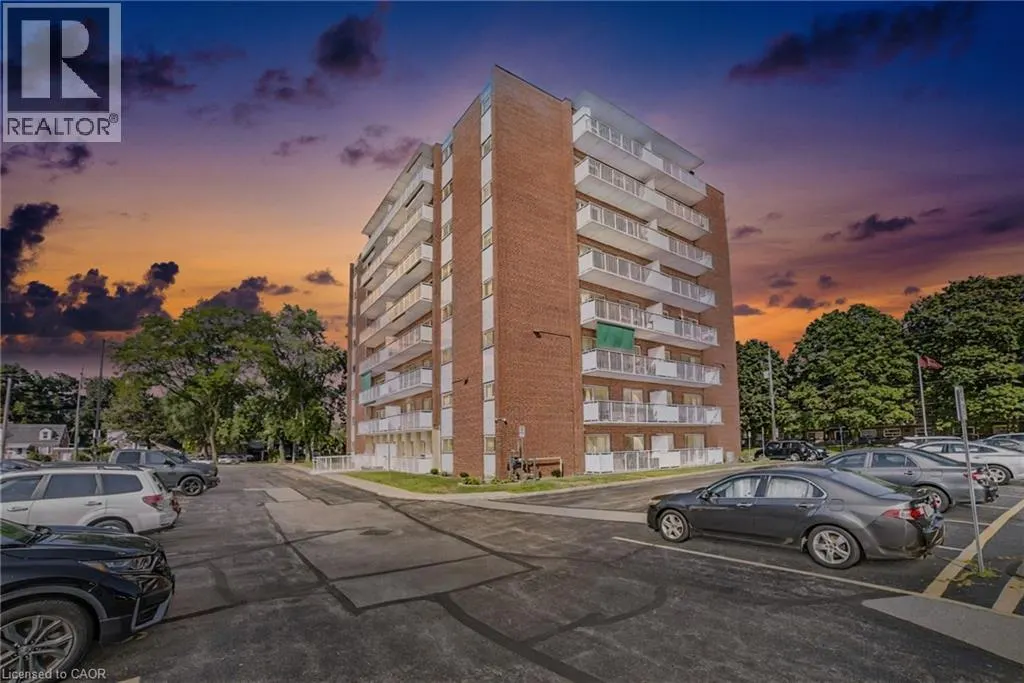 8 WOODMAN Drive S Unit# 808, #808