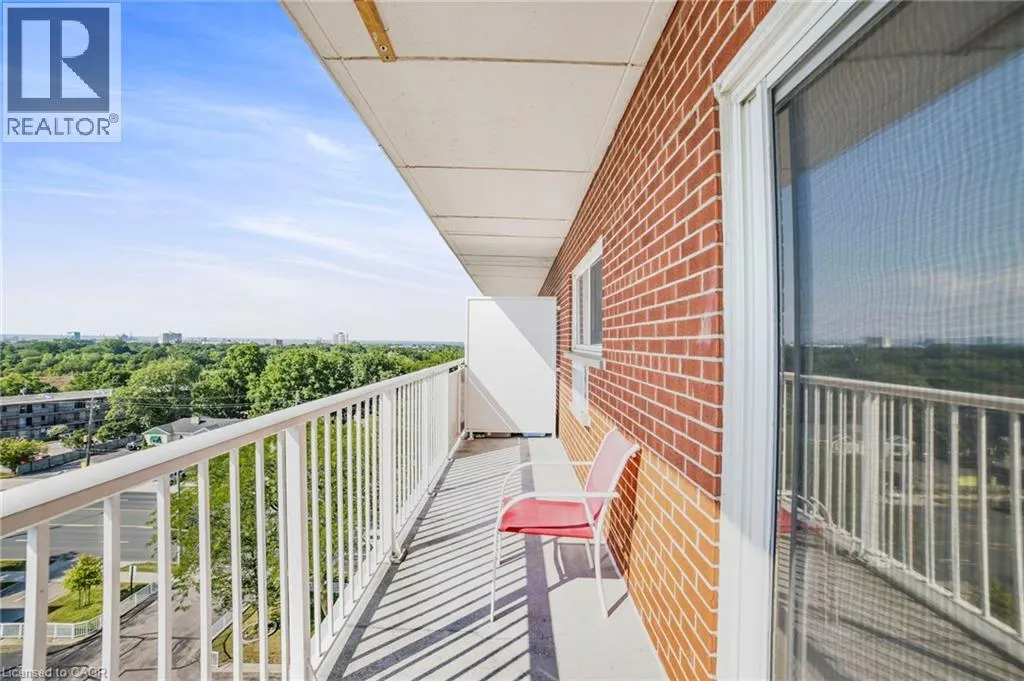 8 WOODMAN Drive S Unit# 808, #808