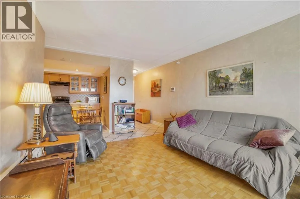 8 WOODMAN Drive S Unit# 808, #808