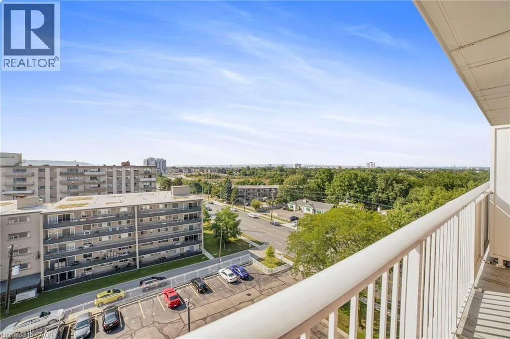 8 WOODMAN Drive S Unit# 808, #808