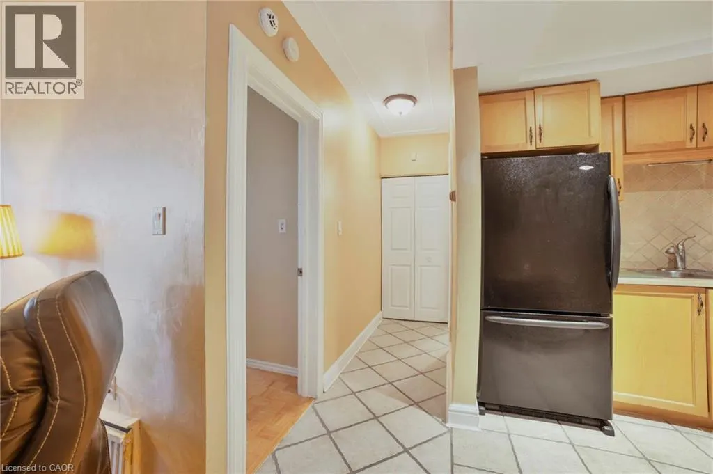 8 WOODMAN Drive S Unit# 808, #808