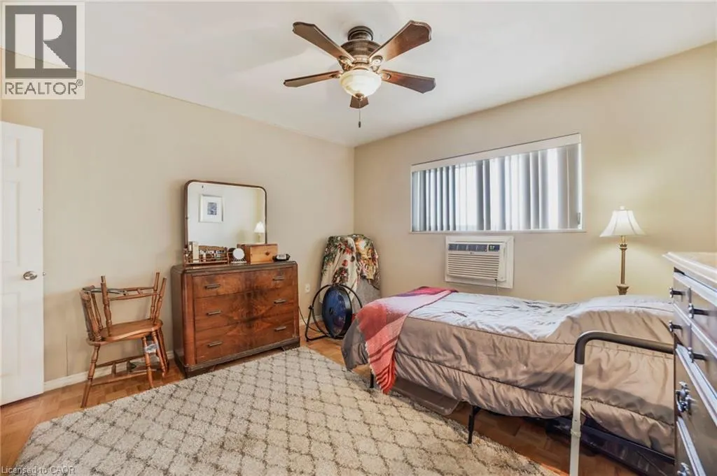 8 WOODMAN Drive S Unit# 808, #808