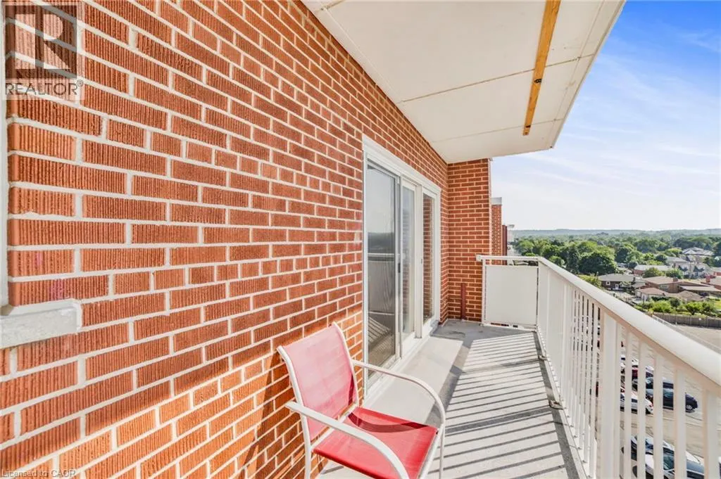 8 WOODMAN Drive S Unit# 808, #808