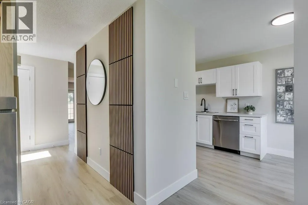 246 MARTINET Avenue