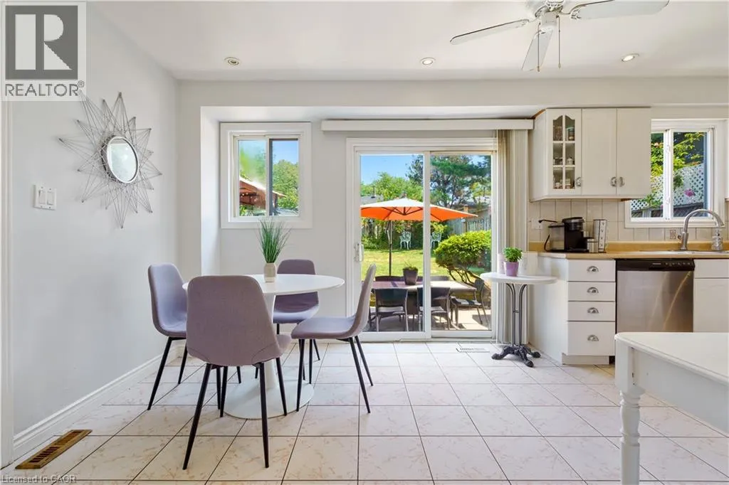 10 GLEN EDEN Court